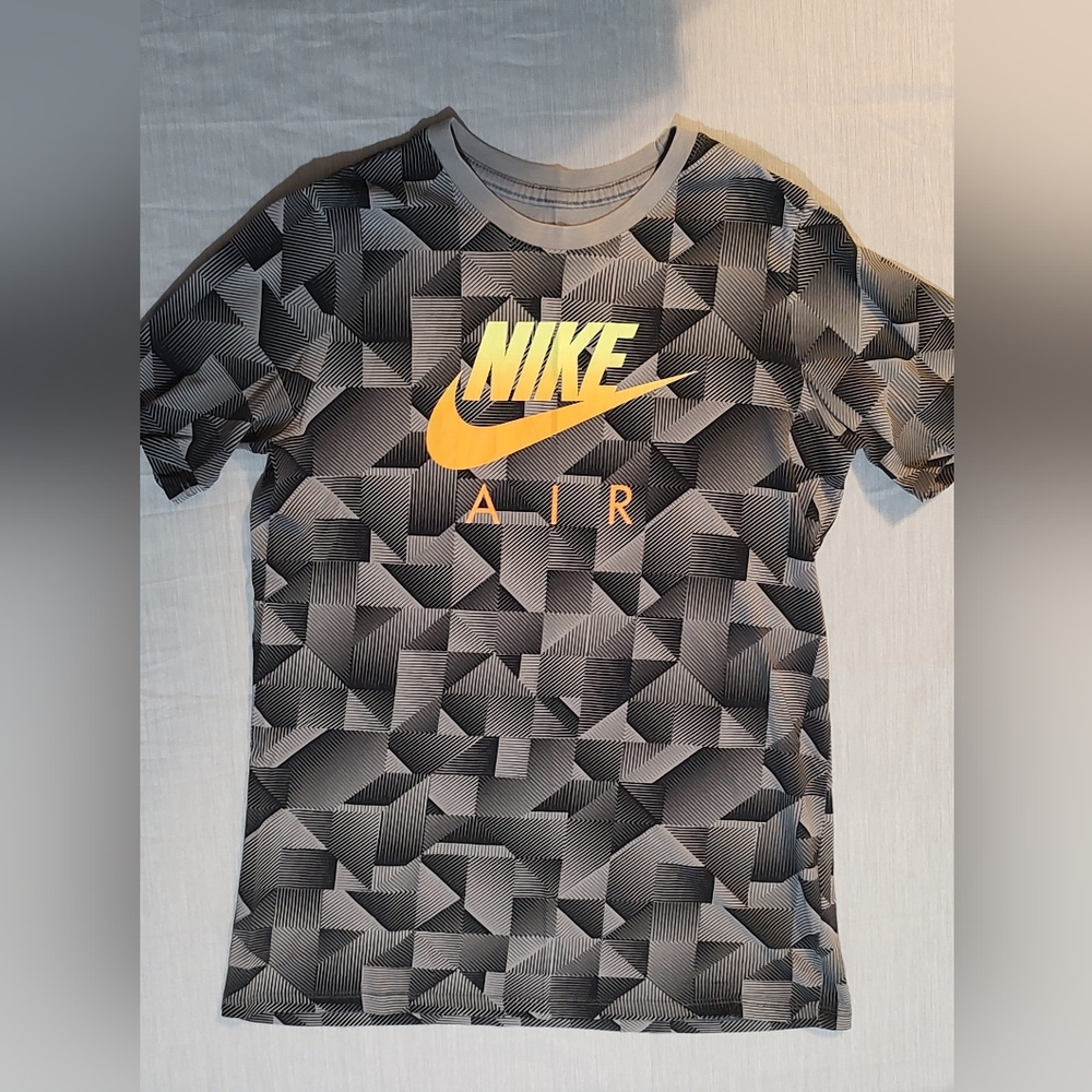 Nike Kids Geometric Gray And Black T-Shirt